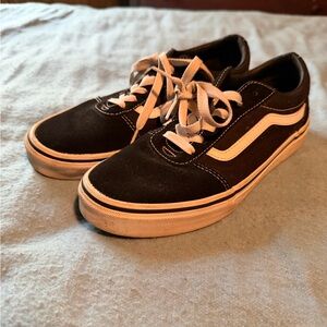 Vans Old Skool-Style Skate Shoes
